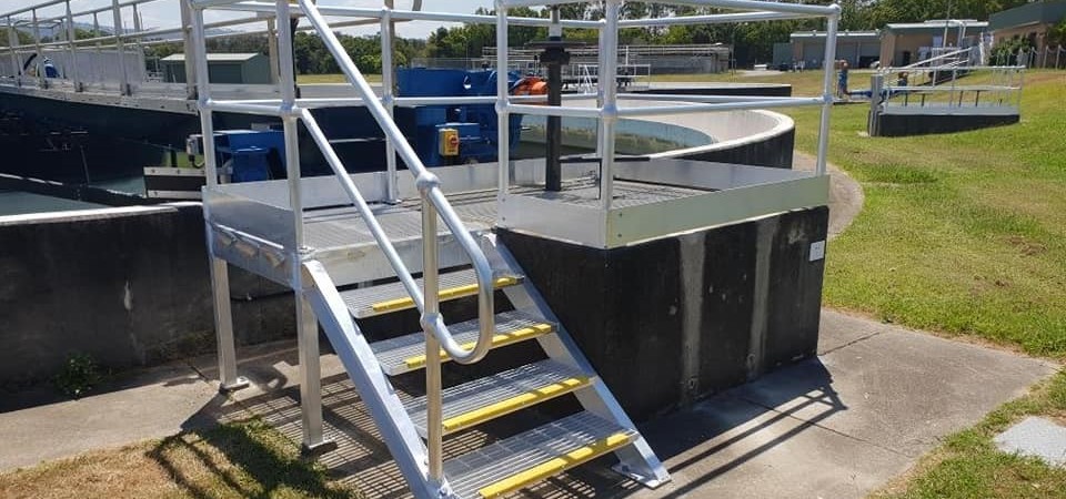 Merrimac Sewage Treatment Plant – aluminium steps, platform and handrail